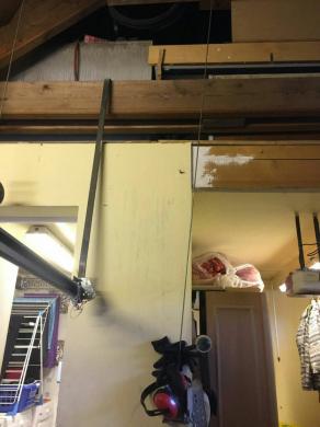 Mezzanine à démonter sauf si on trouve une solution pour la laisser en place et la supporter par poteaux