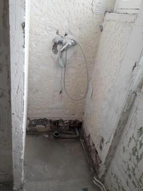 Depose de carrelage dans une salle de bains