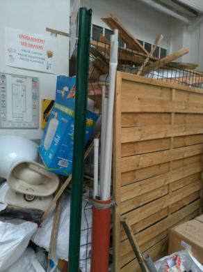 Debarrasser de dechets Stockés dans une cours 